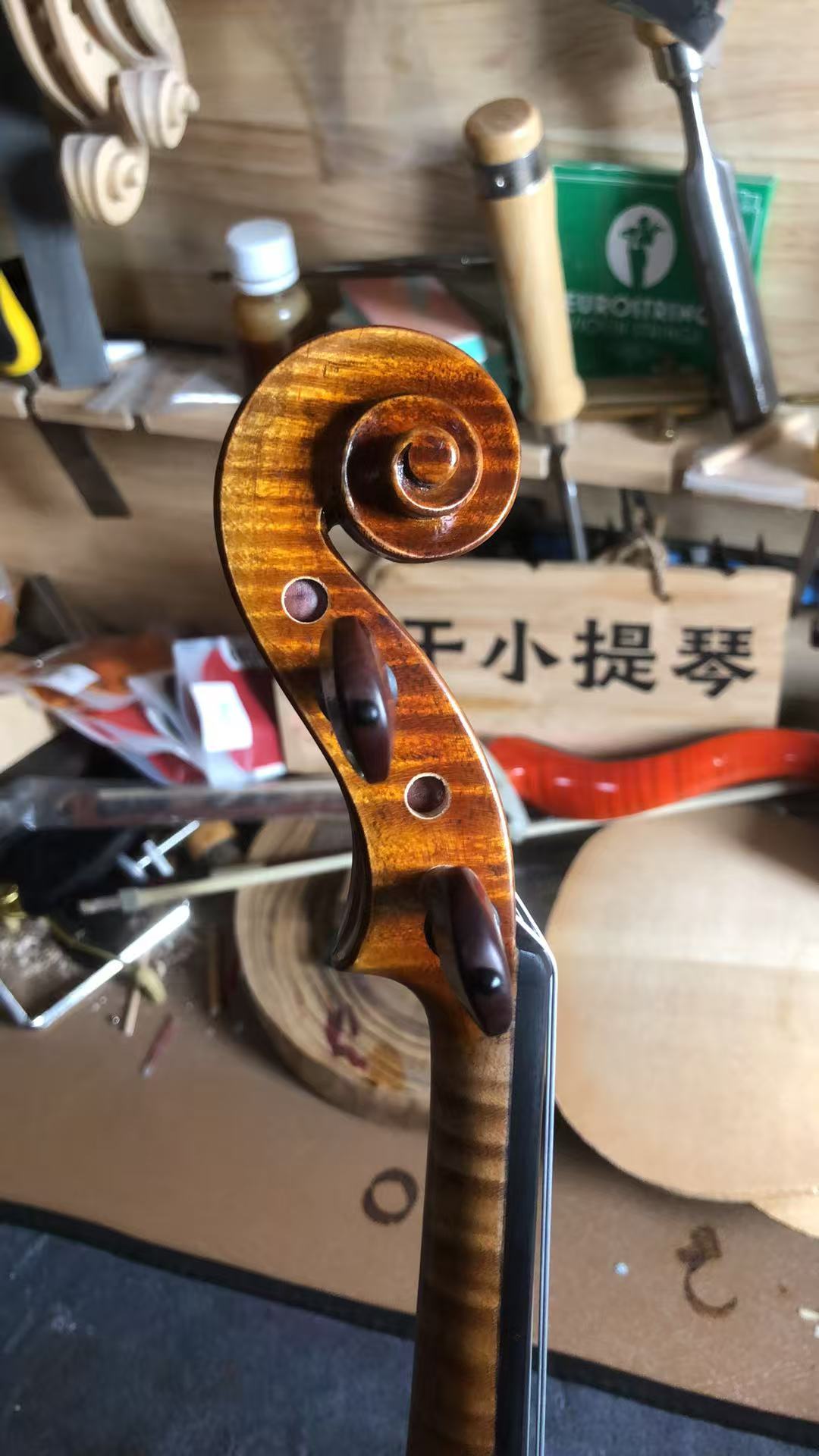 Hand-rubbed varnish on a violin from our workshop